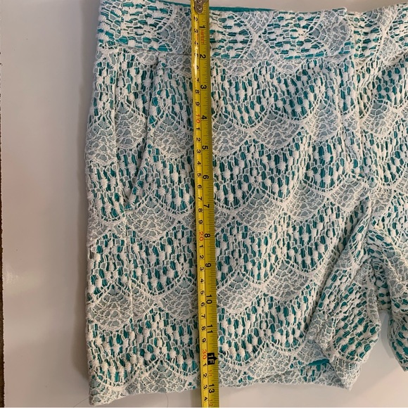 Ann Taylor LOFT Aqua Blue White Lace Overlay Shorts Size 8 - Picture 7 of 9